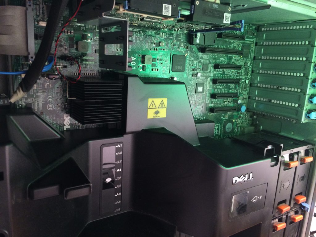 Dell T710 inside